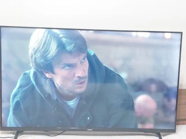 Smart TV Philips 43" com defeito na imagem - para uso ou peças - Foto 2