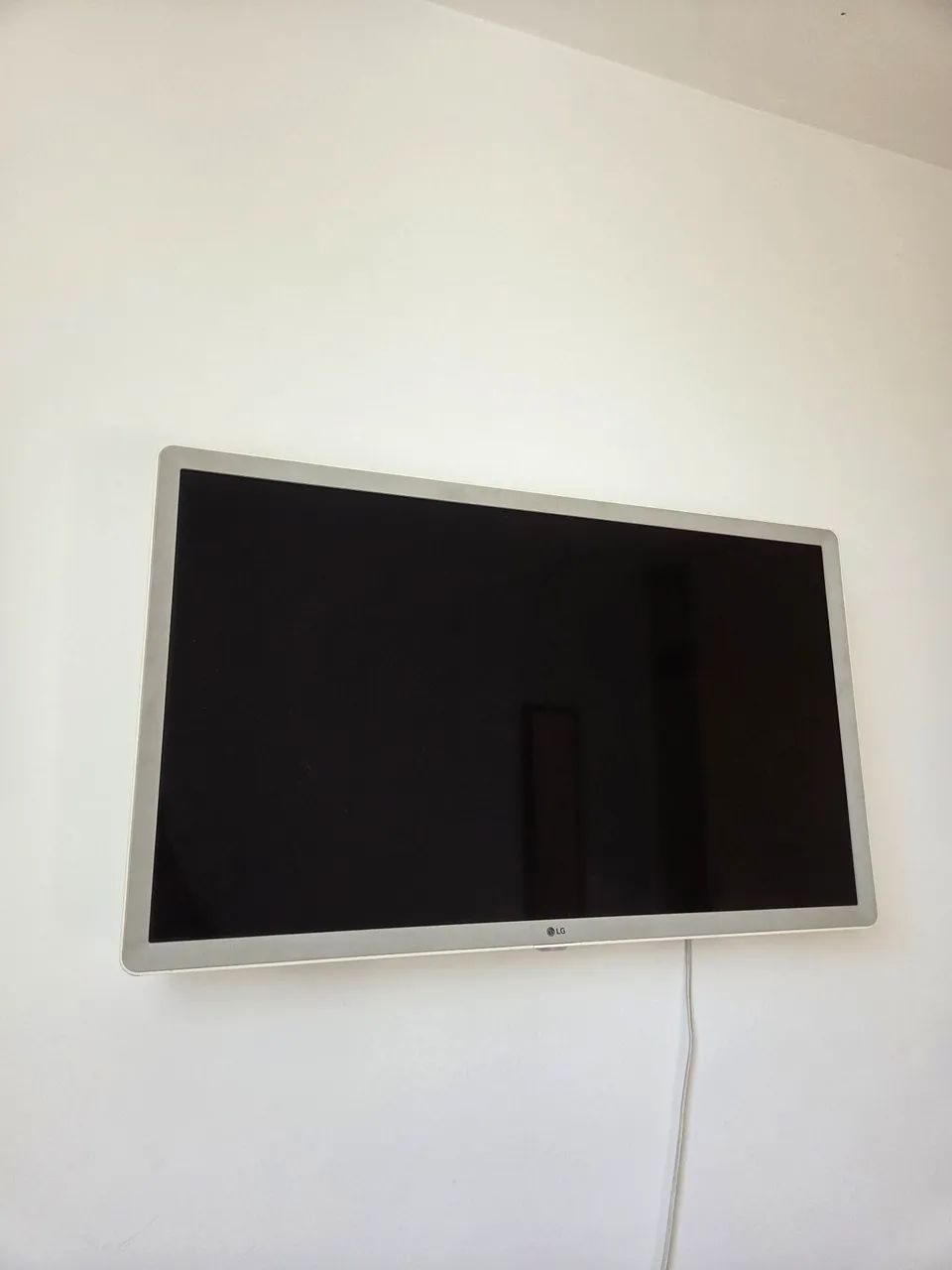 Smart TV 32" LG Branca  - Foto 2