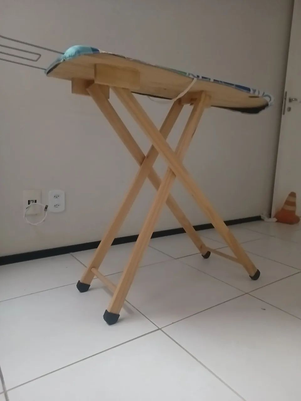 Tabua de passar roupa usada  - Foto 2