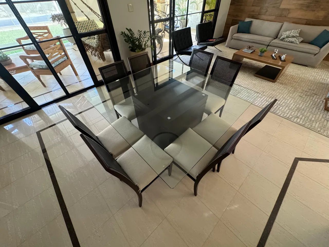 Vendo mesa de jantar com 8 cadeiras  - Foto 3