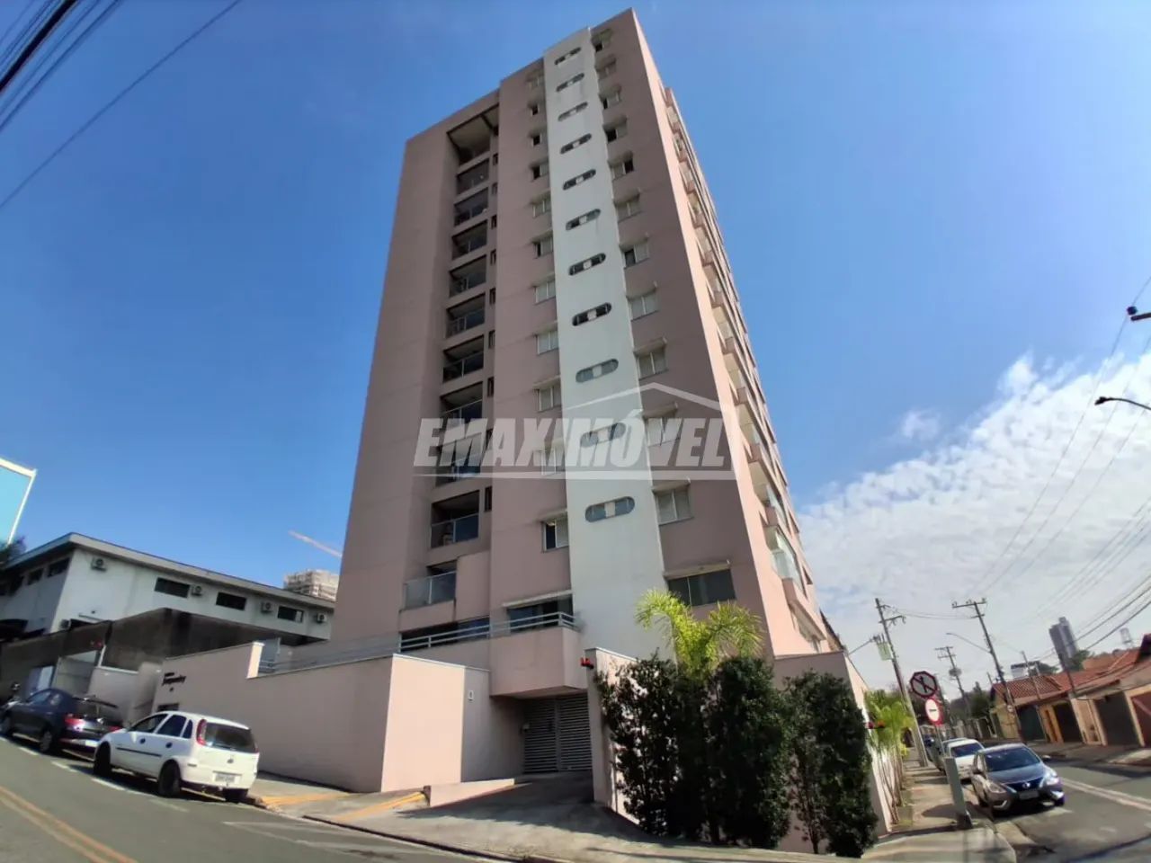 Apartamento com 2 quartos sendo 1 suíte no Edifício Juquehí