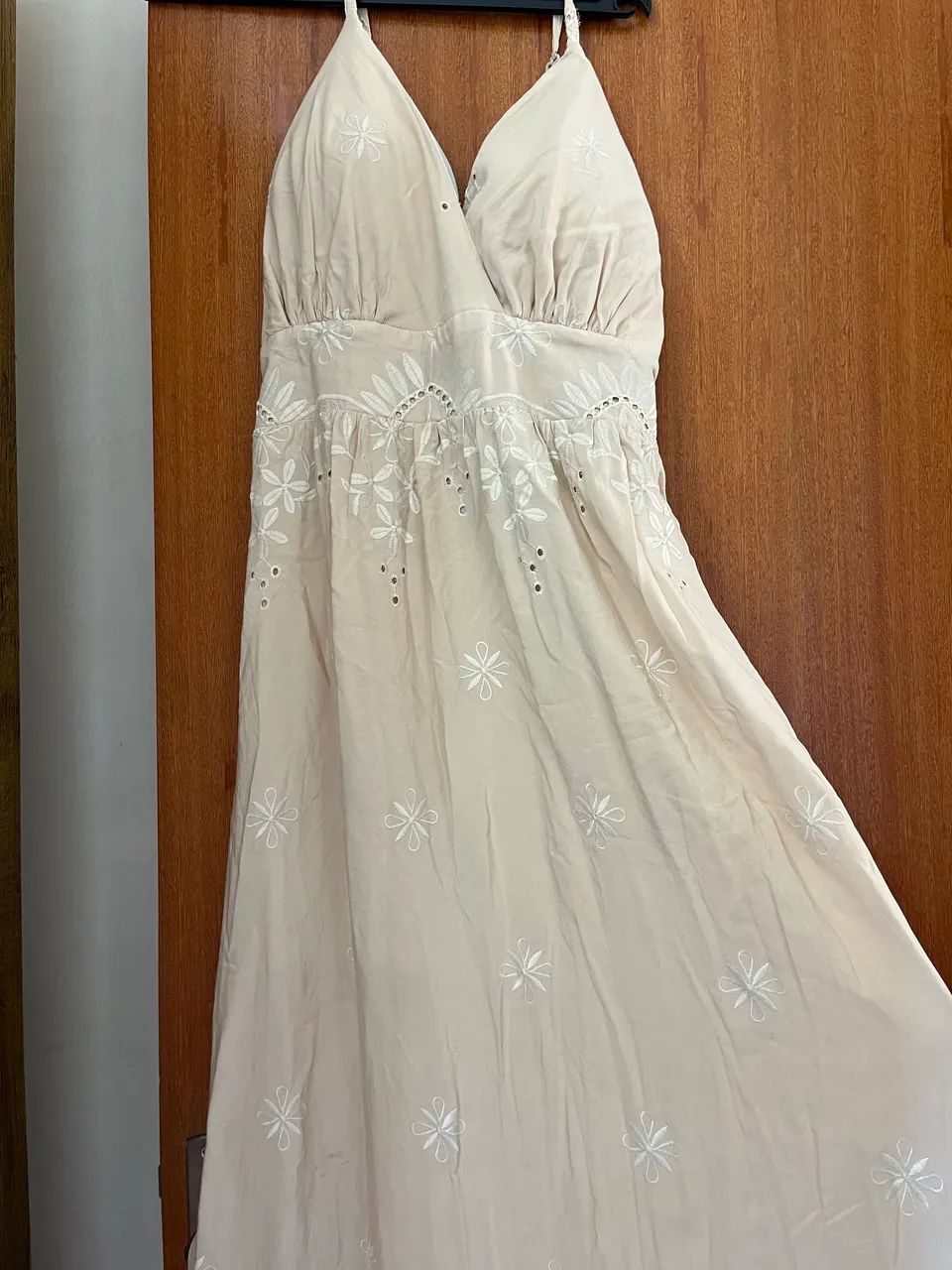 Vestido bege rendado - Foto 3