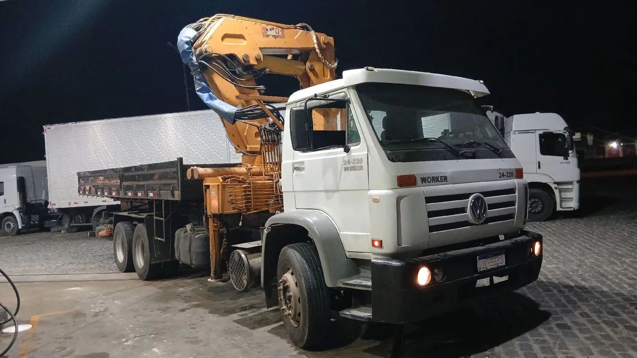 Vendo ou troco  caminhão munck - Foto 2