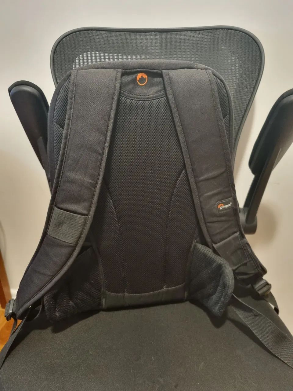 Mochila Lowepro fastpack para câmera - Foto 4