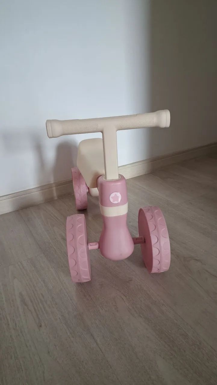 Motoca de equilibrio rosa com som sem pedal BUBA - Foto 2