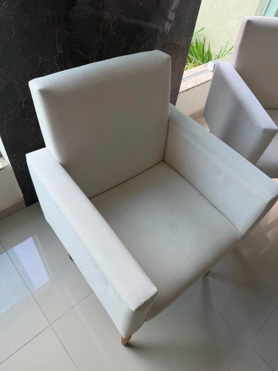 3 Poltronas decorativas tecido Linho + mesinhas de centro - Foto 3