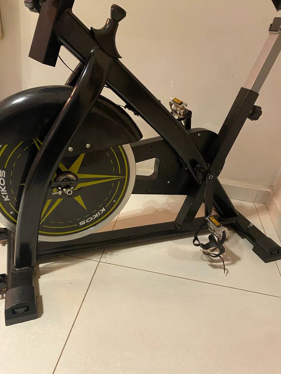 Bicicleta ergométrica Spining (Kikos)