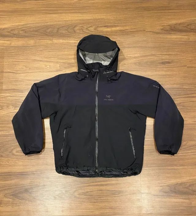 Jaqueta Arcteryx Gore-tex XCR Primaloft impermeável, tamanho GG ou