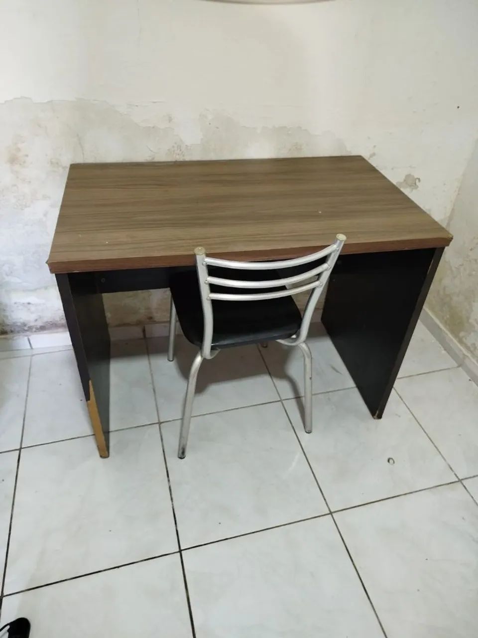 Mesinha de estudo e cadeira 