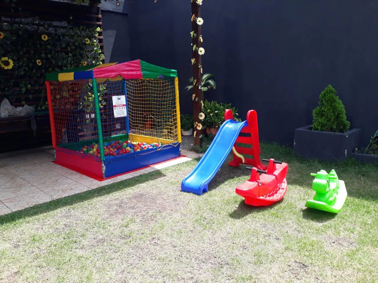 Aluguel pula pula e piscina bolinhas 24h $180 - Foto 4