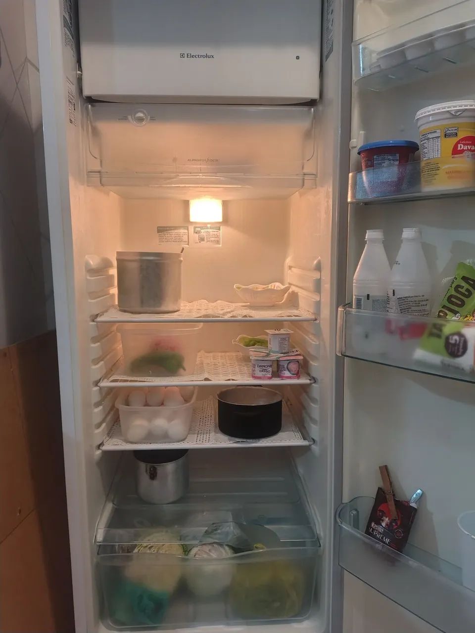 Geladeira Eletrolux ótimo estado  - Foto 3