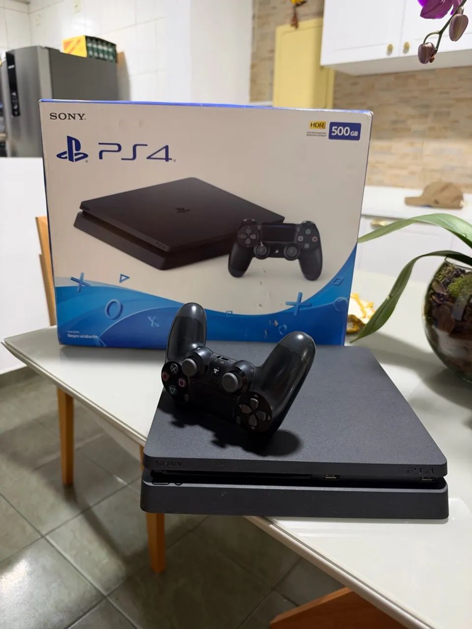 PS4 Slim na caixa