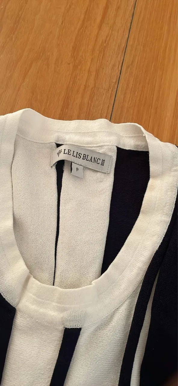 Blusinha linha le lis blanc  perfeito estado 