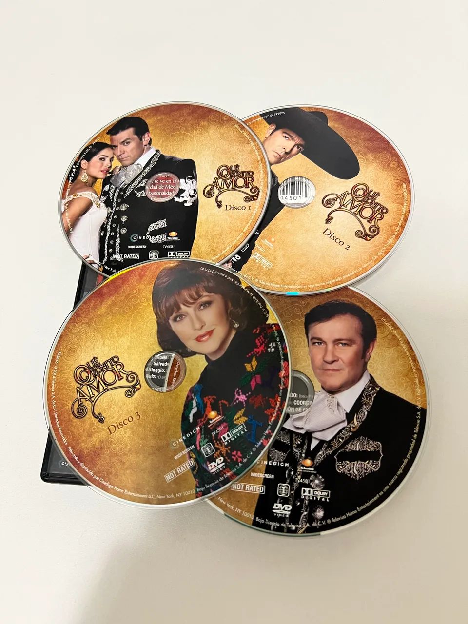 DVD da novela mexicana Qué Bonito Amor  - Foto 4