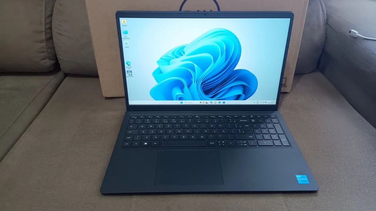DELL ノートパソコン　inspirion5370 Notebook Dell Inspirion 13ª 1334u 8gb ddr5 SSD 512gb (novo