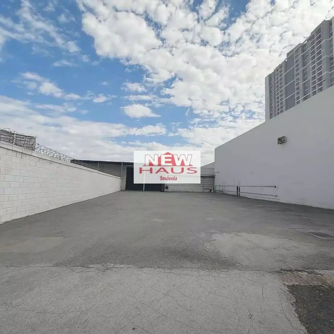 LOCAÇÃO COMERCIAL GALPÃO LAPA - SP
