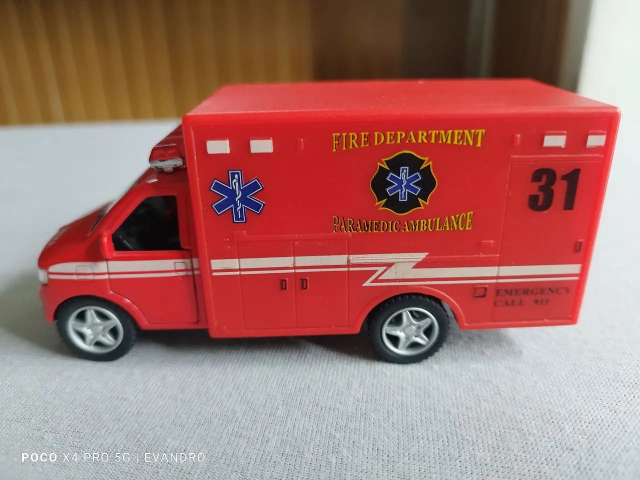 Miniatura ambulância  - Foto 2