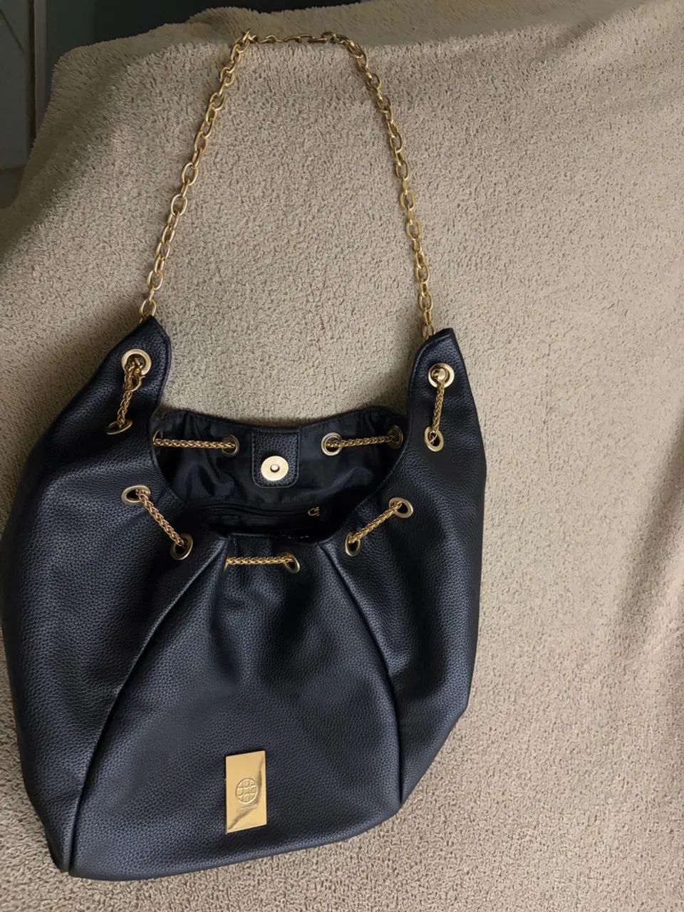 Bolsa Constance completamente nova 