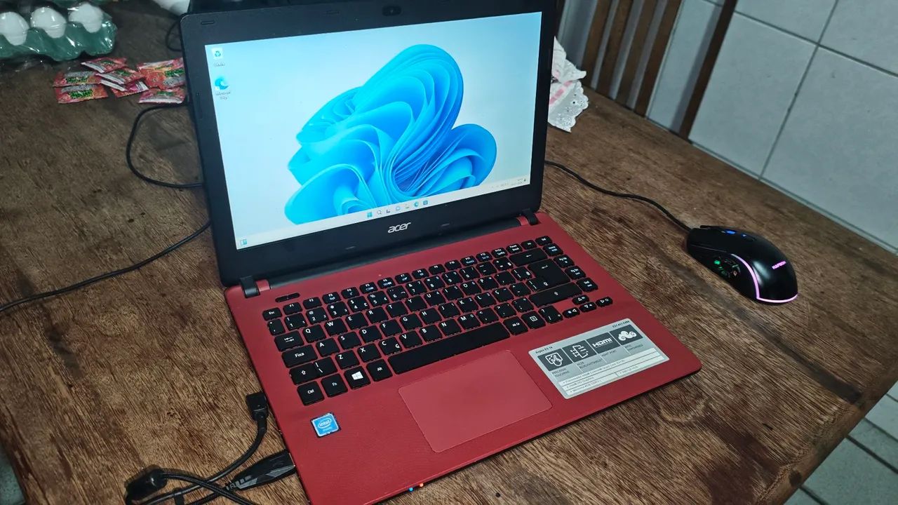 Notebook Acer ES1 Vermelho intel - Foto 2