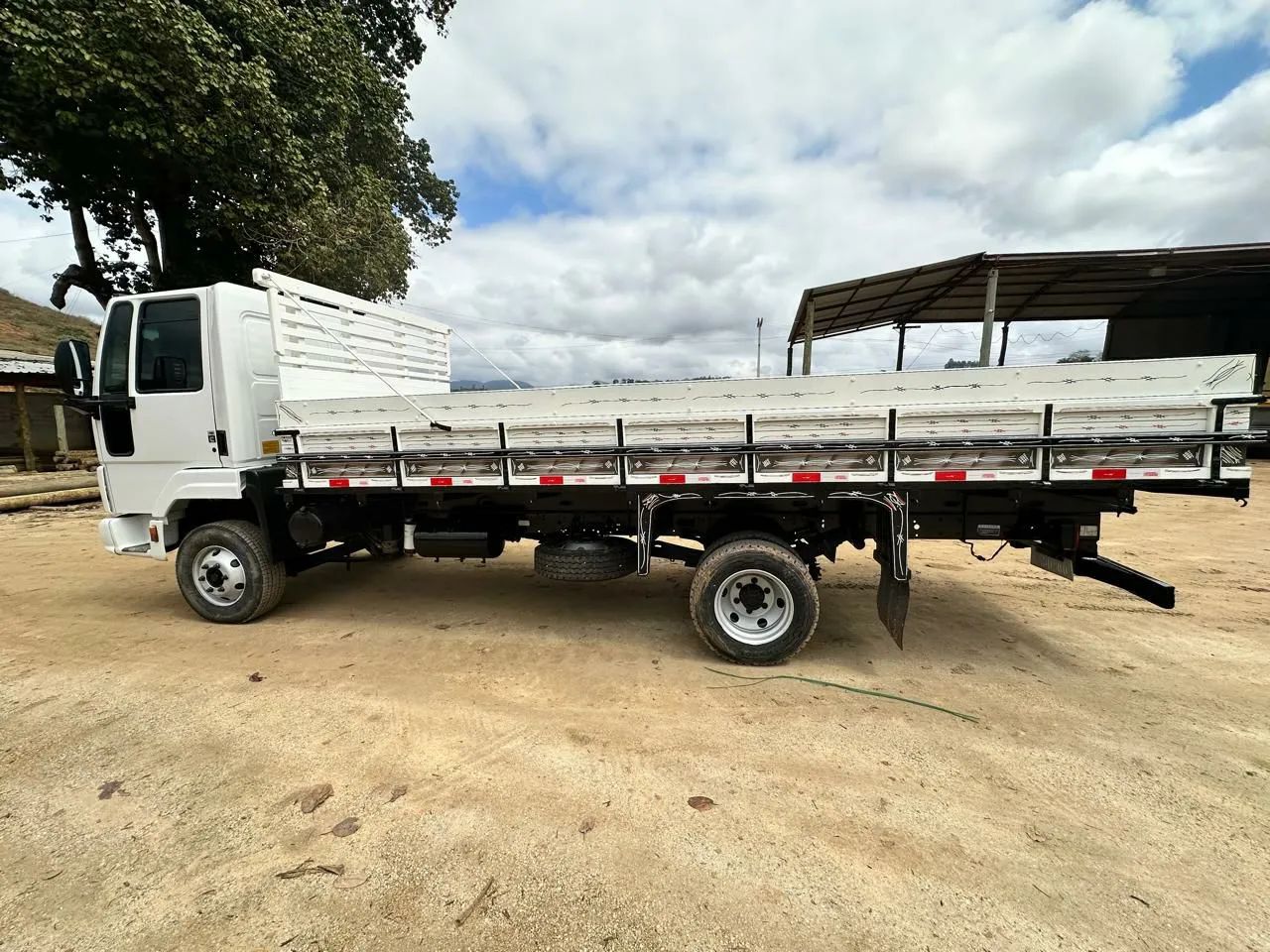 Cargo 815 R$210.000,00 - Foto 5