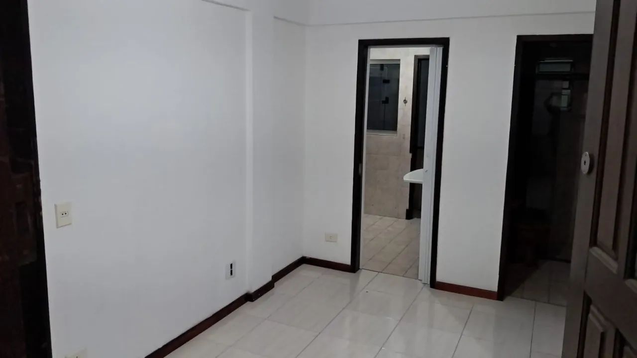 Alugo apartamento 2 quartos com vaga de garagem  - Foto 2