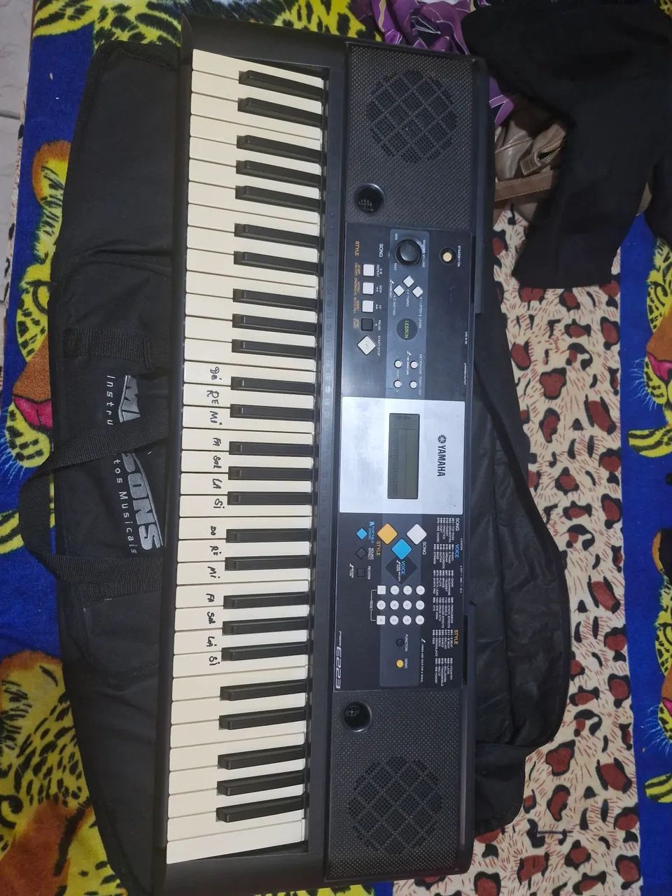 Teclado Yamaha PSR-E223