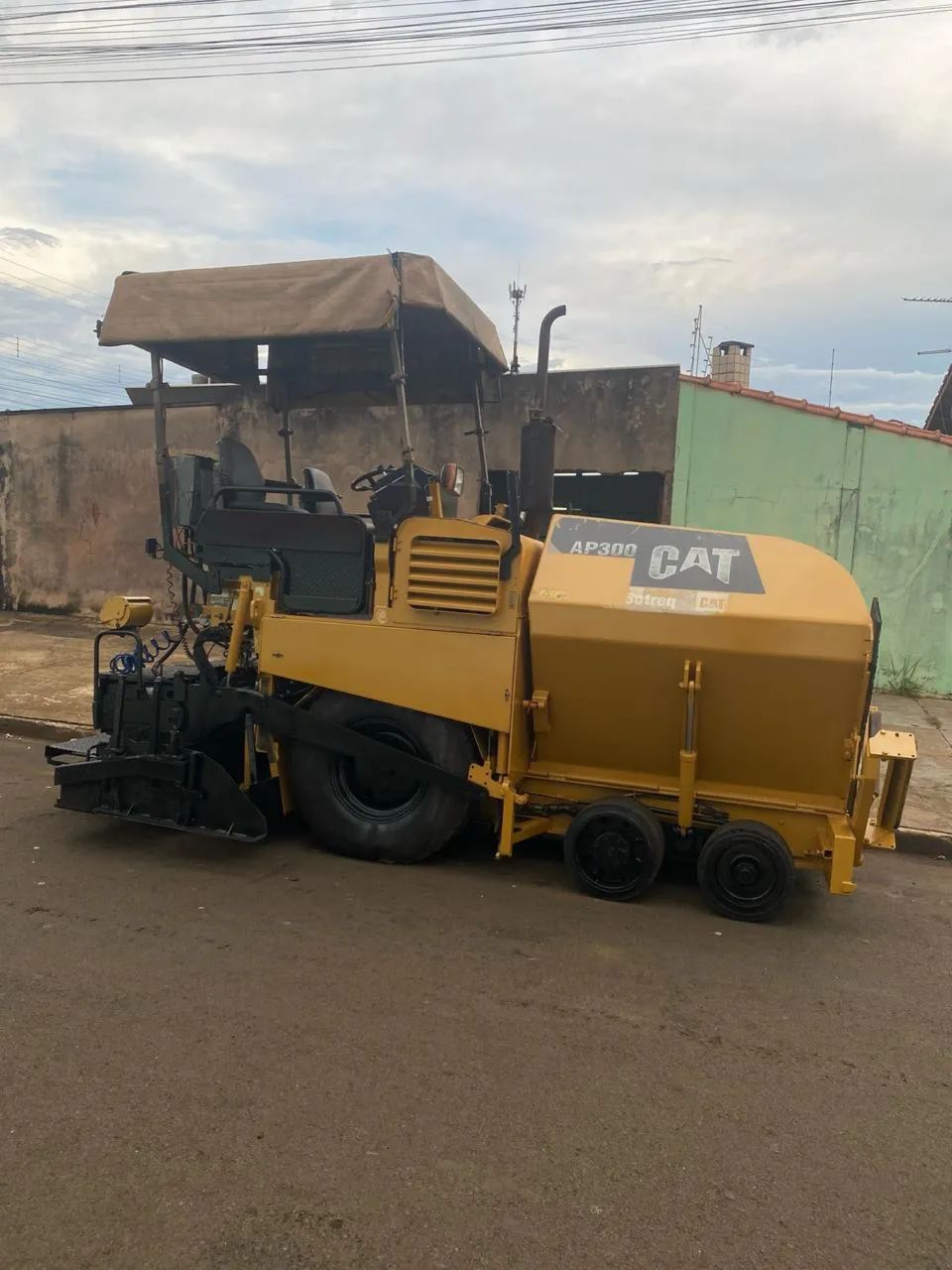 Vibroacabadora Caterpillar AP300 2010 - Pronta para Trabalhar - Foto 5