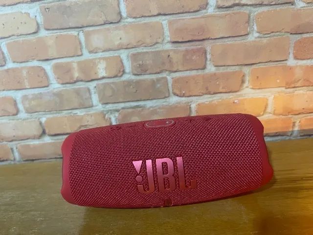 JBL Charge 5 vermelha usada, original e funcionando perfeitamente