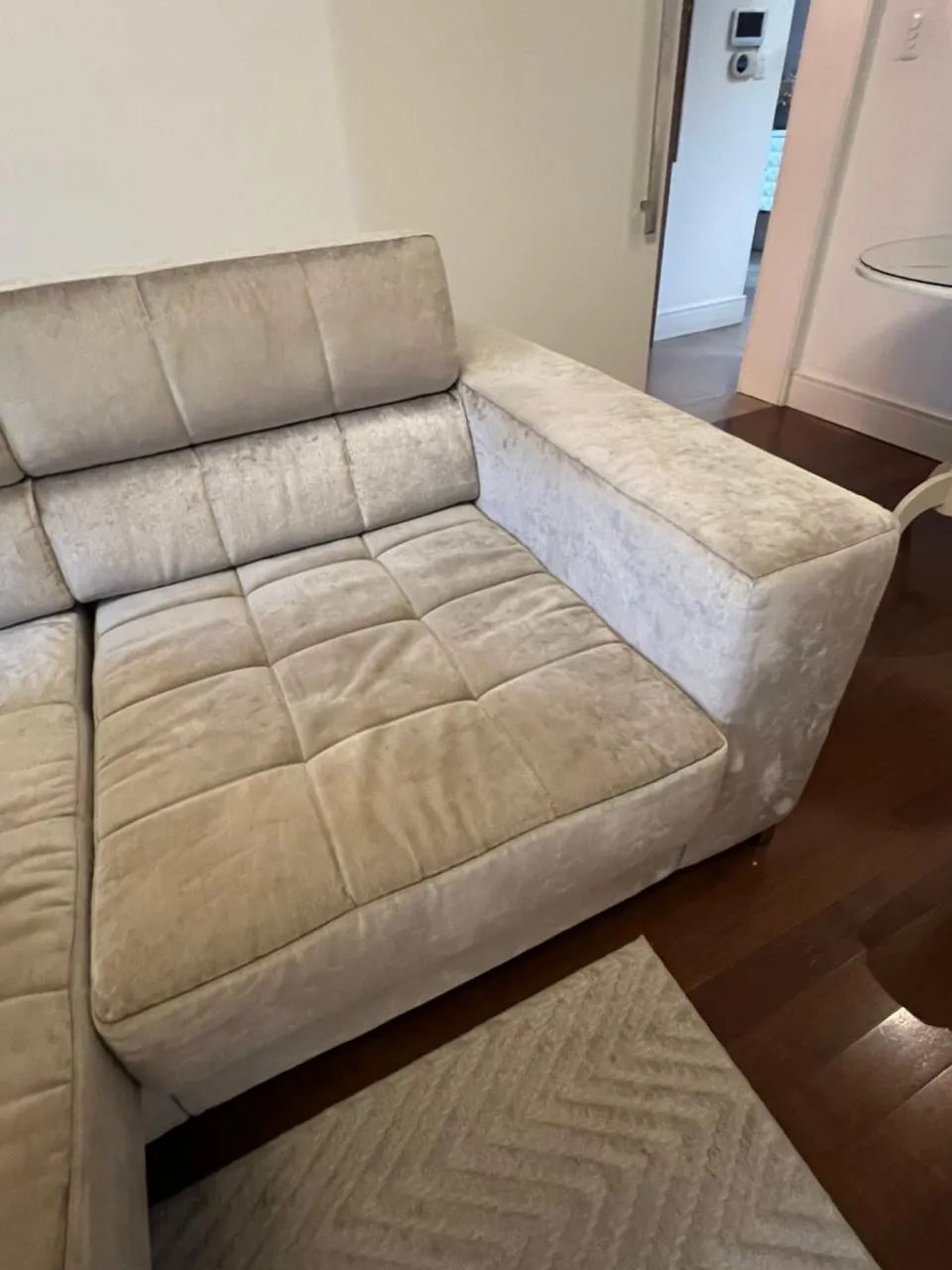 VENDO SOFÁ GRANDA E CONFORTÁVEL. - Foto 4