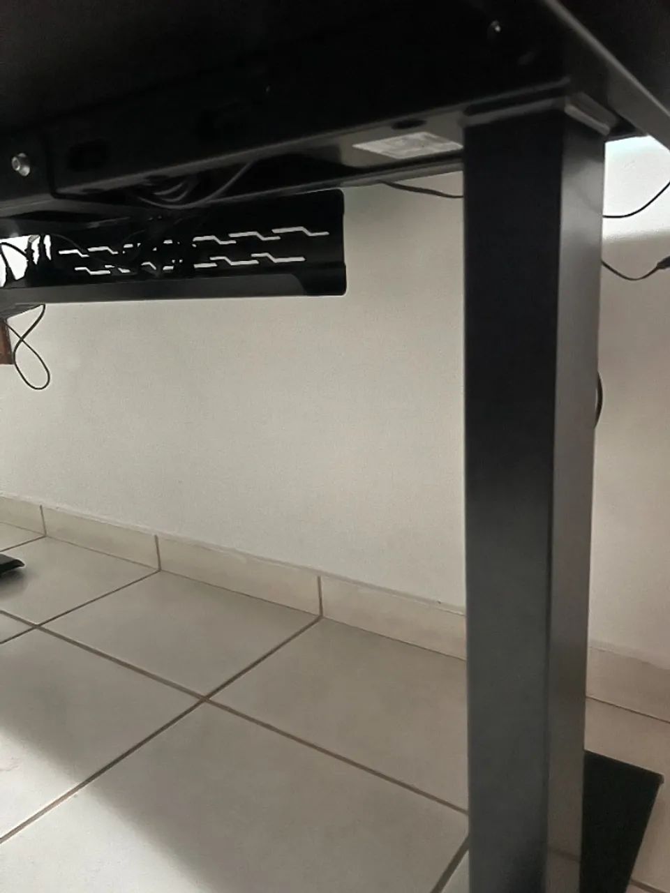 mesa gamer cougar e-mars com ajuste de altura e rgb - Foto 4