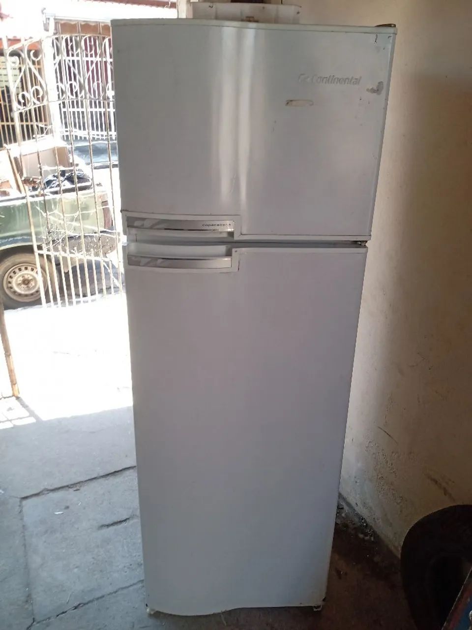 VENDO POR 200,00