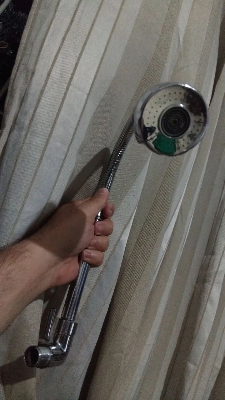 Vendo torneira flexivel de metal  - Foto 3