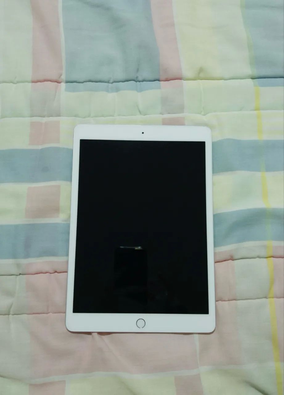 iPad 7ª Geração 128GB (Prata)