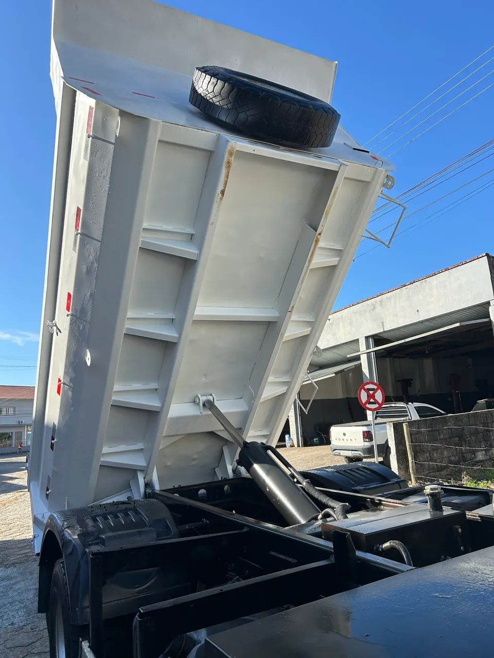 Caminhão atego Caçamba 1719 - Foto 2
