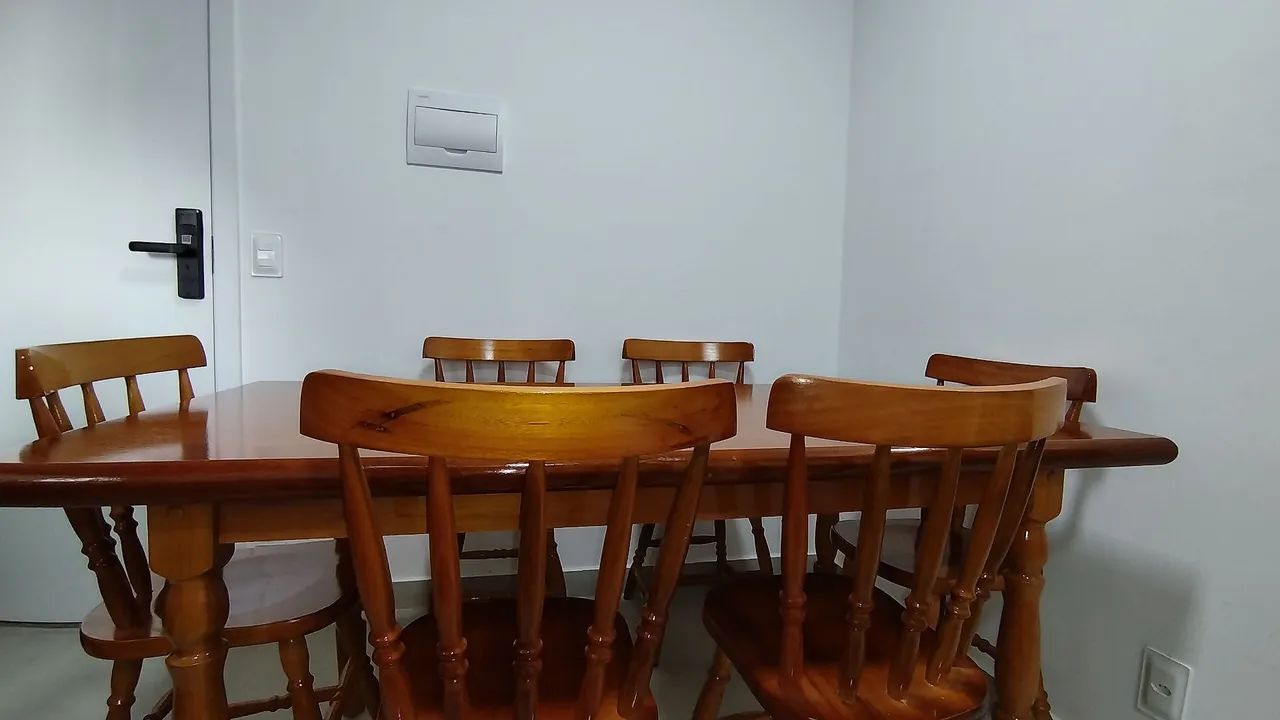 CONJUNTO DE MESA DE JANTAR 160 CM COM 6 CADEIRAS MADEIRA MACIÇA  - Foto 2