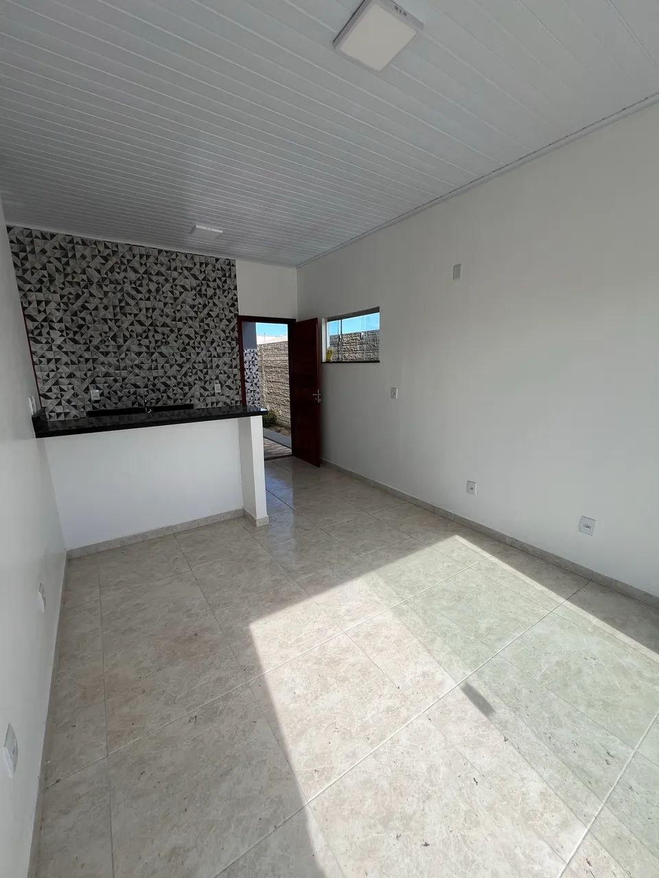 Aluga-se ótima casa no bairro Said Salomão   - Foto 4