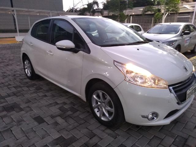 Peugeot 208 Active Pack 1.5 2014 - Couro, Multimídia, Pneus Novos - Excelente! - Foto 2