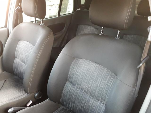 Vendo Renault Symbol 1.6 2011 - Foto 5