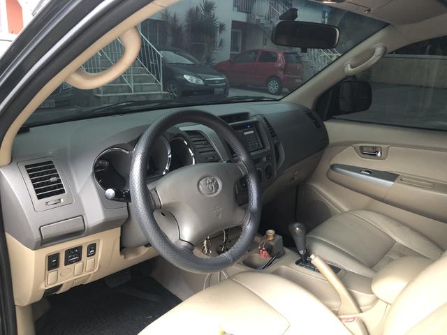 Hilux sw4 7 lugares GNV - Foto 3