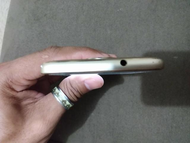 Vendo moto G5s dourado semi novo - Foto 6