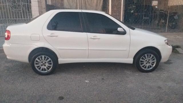 Siena 2007 motor 1.8 HLX a gás e flex completo de tudo - Foto 9