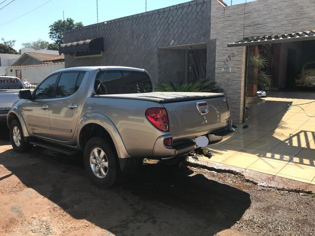 L200 Triton HLS 2.4 13/14 com apenas 52.000 km - Foto 5