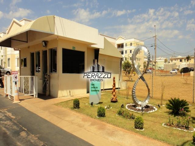 ACEITA FINANCIAMENTO! Vende-se ótima casa de 3 quartos no Jardins Mangueiral na QC 08. Por
