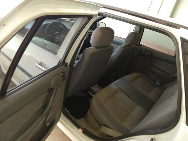 Gol 1.6 8v 1999 branco - Foto 17