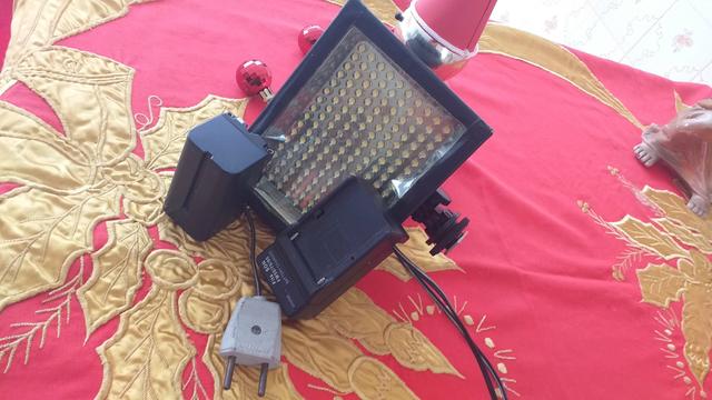 Iluminador de led com bateria e carregador para filmadoras e dslr
