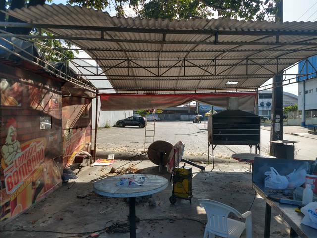 Vendo mesas fixas e churrasqueira com espetos - Foto 3