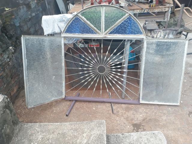 Grade janela com vidros - Foto 2