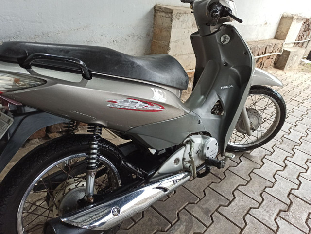 Biz 125 com partida 2008 - Foto 6