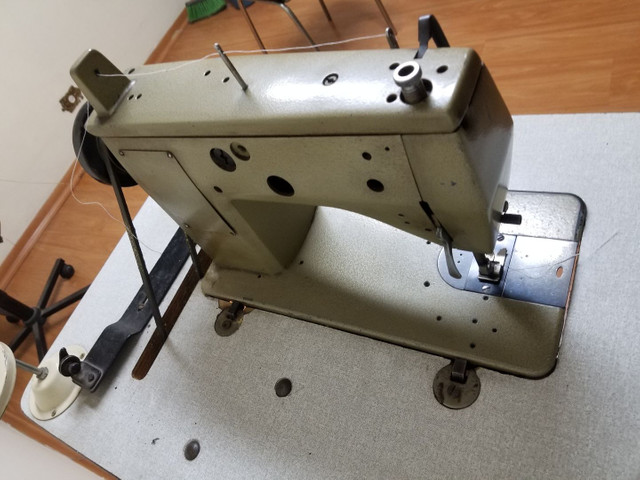 Máquina Singer 20U Reta e ZIG ZAG - Foto 4