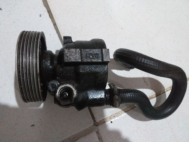 Bomba direção hidráulica Megane 1998 1999 2000